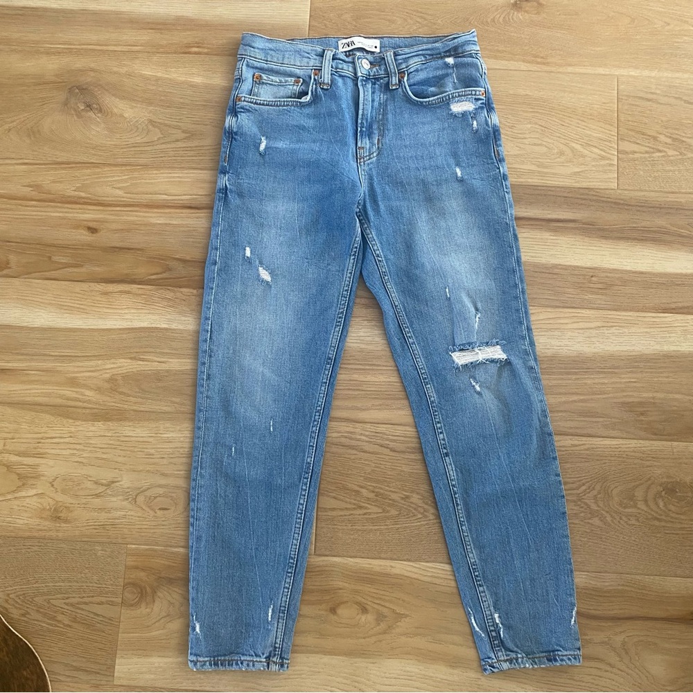 ZARA DISTRESSED JEANS